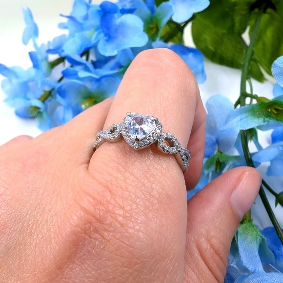 Cute Heart 925 Sterling Silver Plated and Crystal Ring Size 10 - Picture 2 of 4